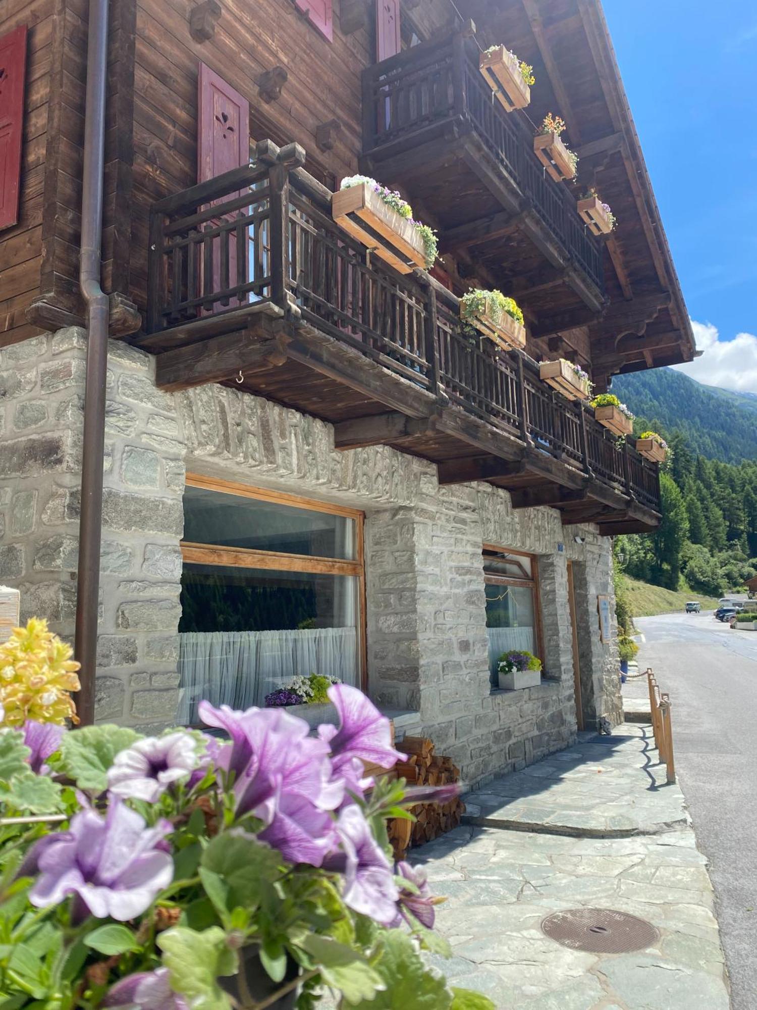 La Bergere Hotel Ayer Екстериор снимка